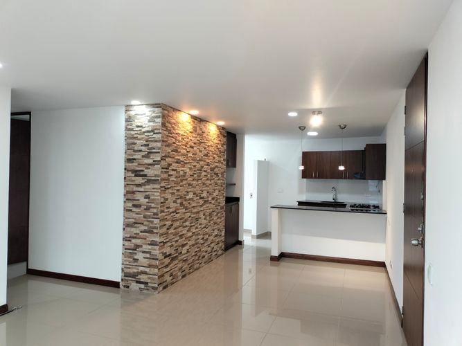 Apartamento de 3 alcobas en arriendo en El Poblado, Medellín, 79 m² · foto 12 de 18