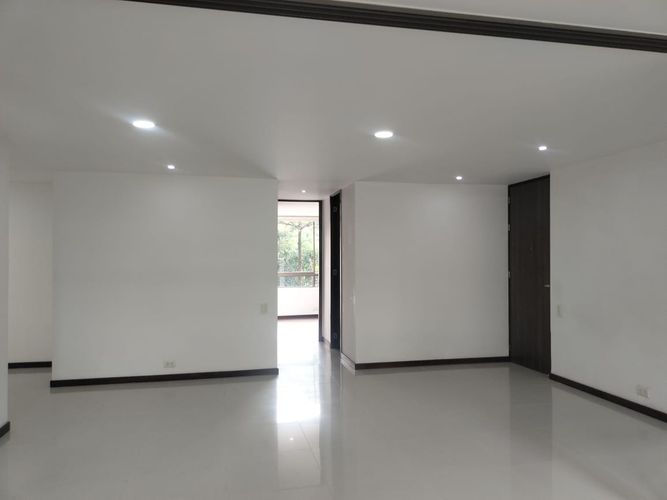 Apartamento en arriendo en El Poblado, Medellín · foto 6 de 17