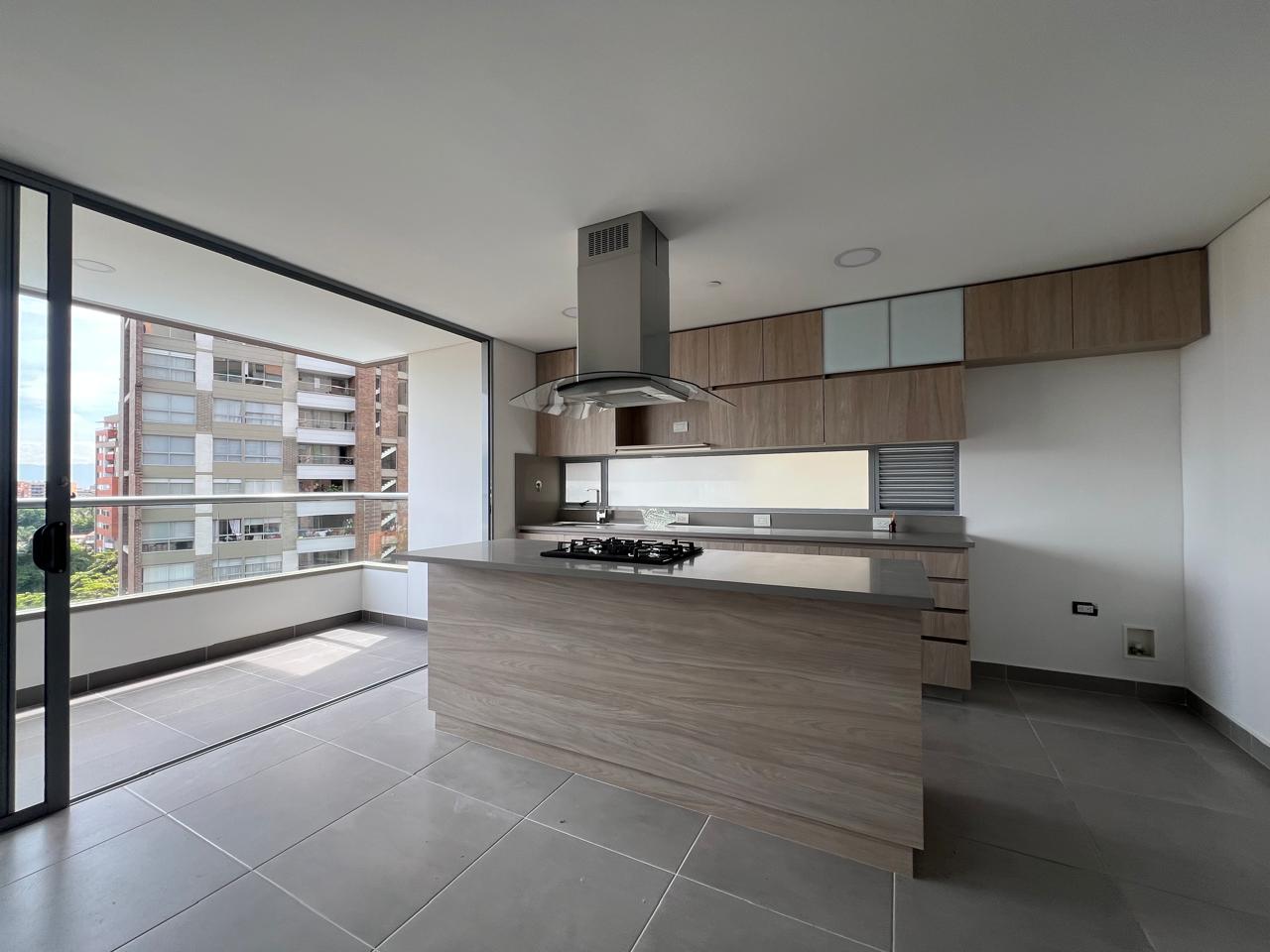 Apartamento en arriendo en Cumbres, Envigado · foto 2 de 16