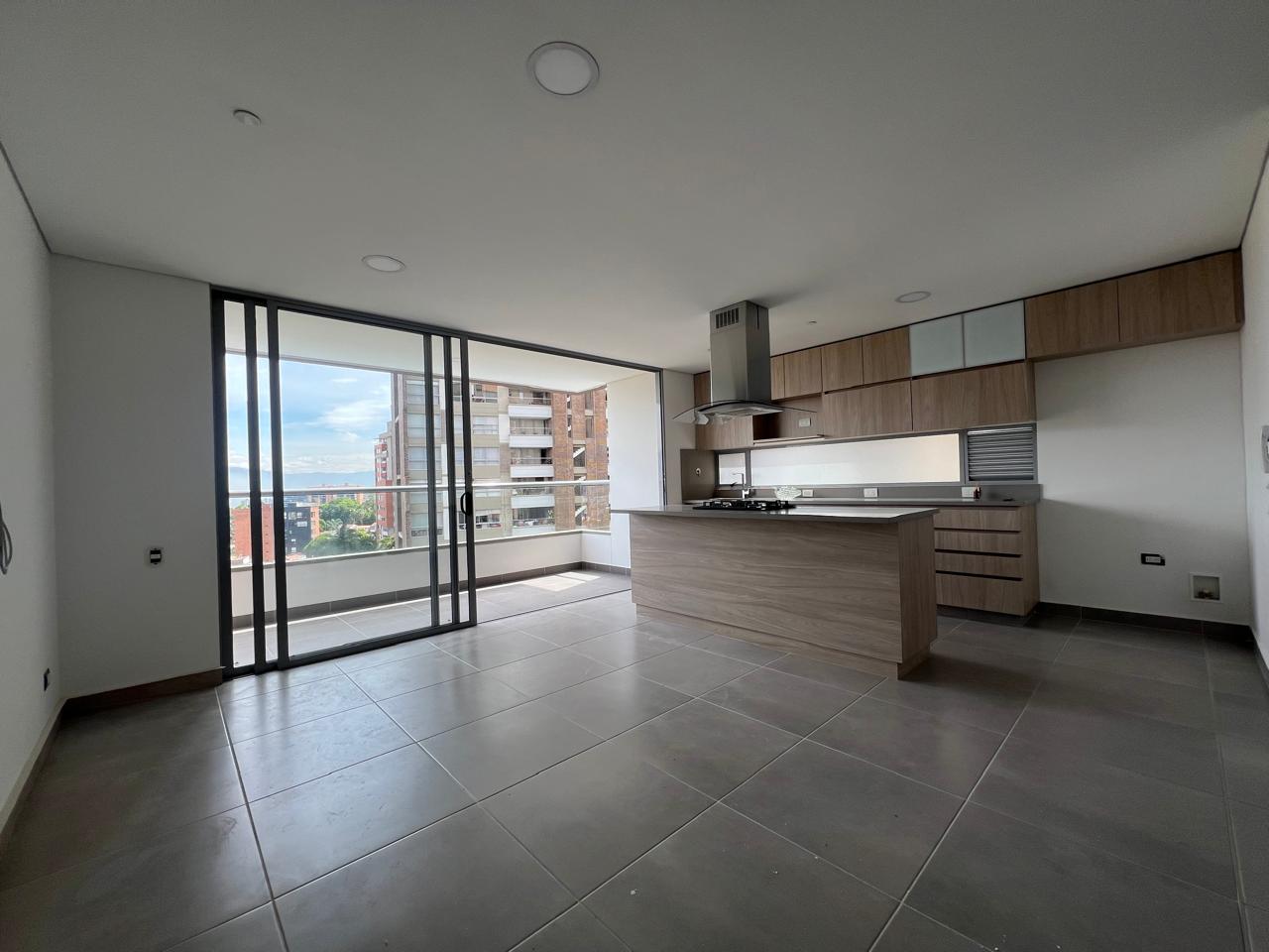 Apartamento en arriendo en Cumbres, Envigado · foto 3 de 16