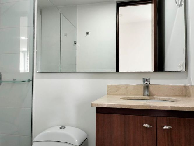 Apartamento de 2 alcobas en arriendo en El Poblado, Medellín, 68 m² · foto 13 de 16