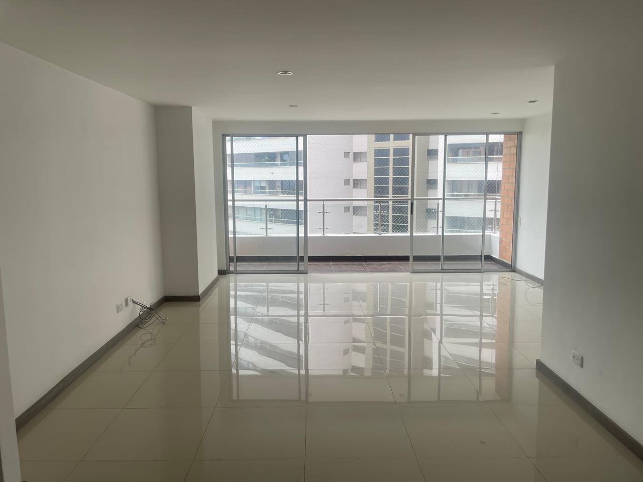 Apartamento en venta en Loma Del Esmeraldal, Envigado · foto 4 de 24