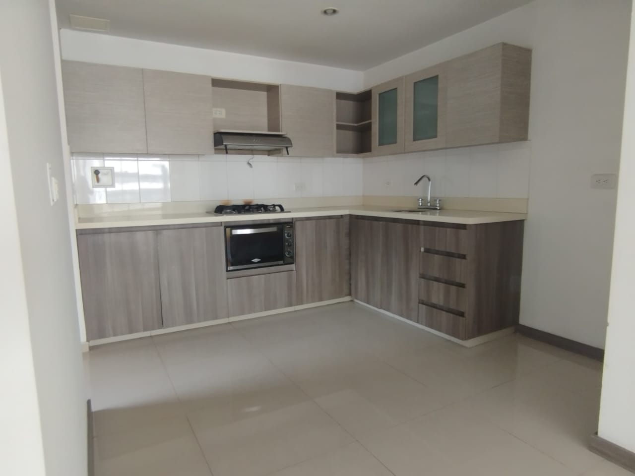 Apartamento en venta en Loma Del Esmeraldal, Envigado · foto 6 de 24