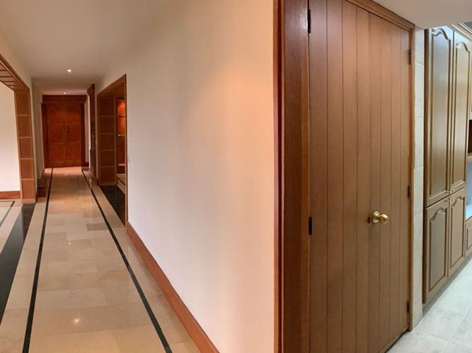 Apartamento de 3 alcobas en venta en El Poblado, Medellín, 330 m² · foto 2 de 11
