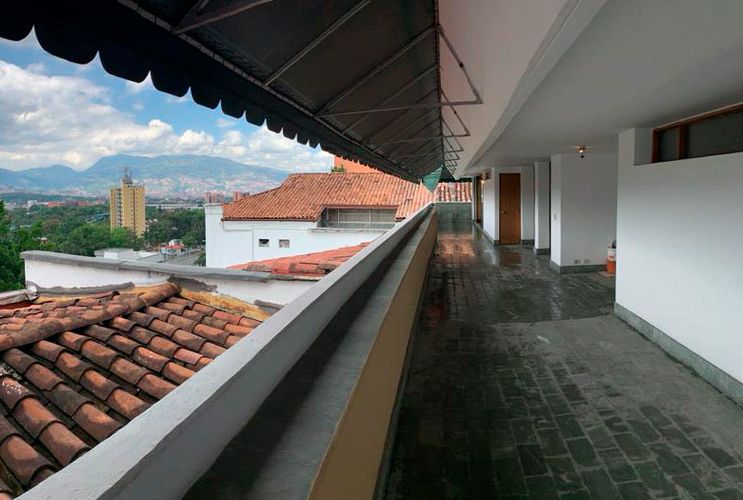 Apartamento de 3 alcobas en venta en El Poblado, Medellín, 330 m² · foto 10 de 11