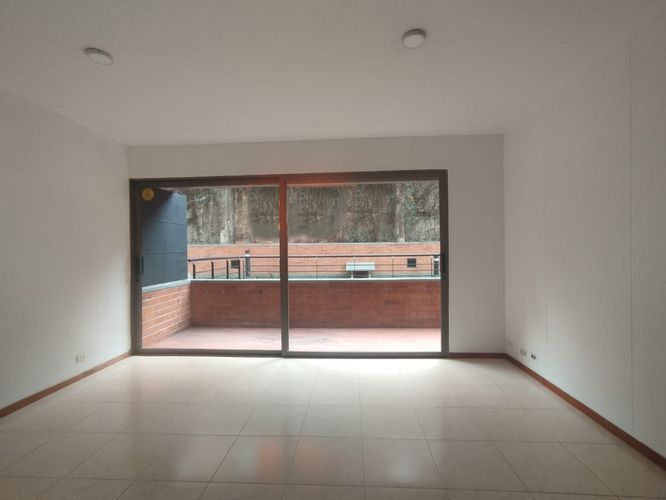 Apartamento de 2 alcobas en arriendo en El Poblado, Medellín, 84 m² · foto 2 de 17