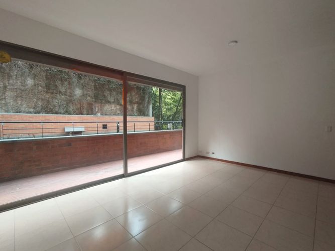 Apartamento de 2 alcobas en arriendo en El Poblado, Medellín, 84 m² · foto 3 de 17