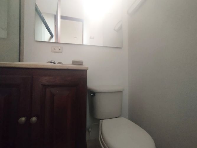 Apartamento de 2 alcobas en arriendo en El Poblado, Medellín, 84 m² · foto 15 de 17