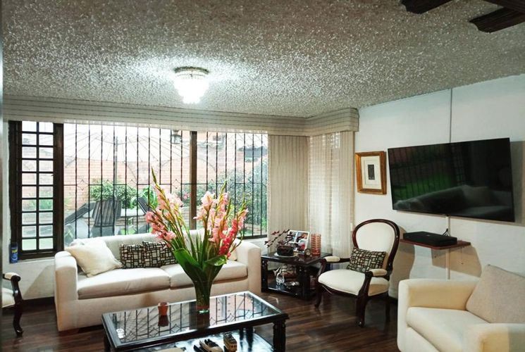 Casa en venta en La Carolina, Bogotá · foto 3 de 15