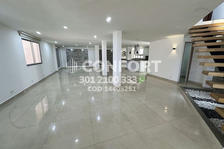 Casa de 3 alcobas en arriendo en Loma Del Indio, Medellín, 260 m² · foto 4 de 24