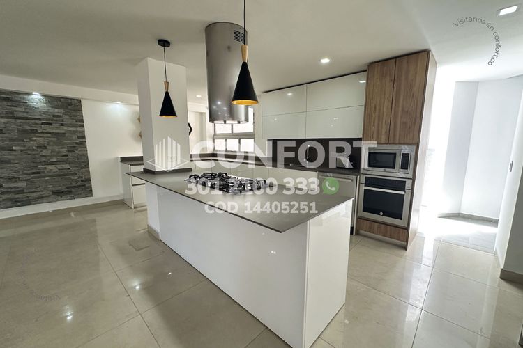 Casa de 3 alcobas en arriendo en Loma Del Indio, Medellín, 260 m² · foto 5 de 24