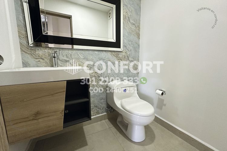 Casa de 3 alcobas en arriendo en Loma Del Indio, Medellín, 260 m² · foto 9 de 24