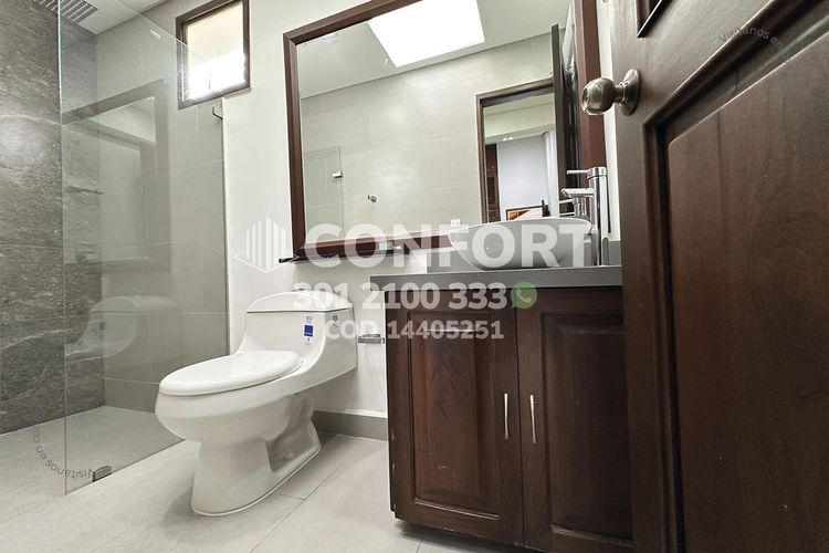 Casa de 3 alcobas en arriendo en Loma Del Indio, Medellín, 260 m² · foto 23 de 24