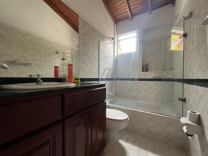 Casa de 4 alcobas en venta en Loma Benedictinos, Envigado, 186 m² · foto 15 de 18
