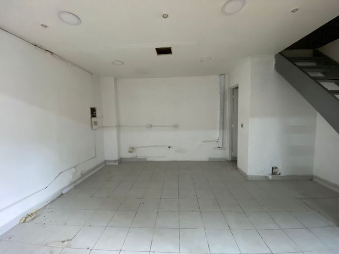 Local en arriendo en El Poblado, Medellín, 31 m² · foto 2 de 5
