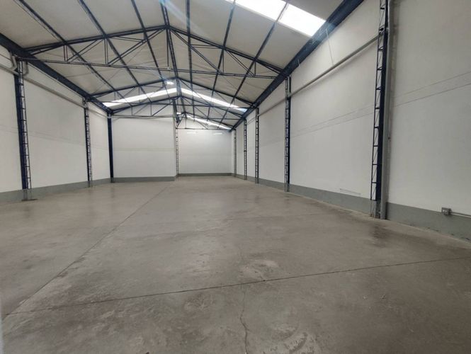 Bodega en arriendo en Cristo Rey, Medellín, 354 m² · foto 4 de 11