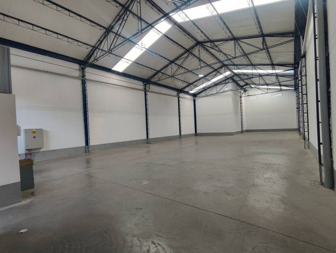 Bodega en arriendo en Cristo Rey, Medellín, 354 m² · foto 5 de 11