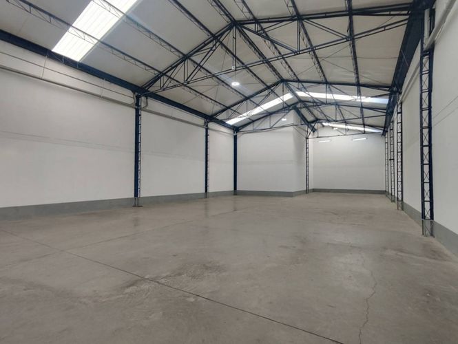 Bodega en arriendo en Cristo Rey, Medellín, 354 m² · foto 6 de 11