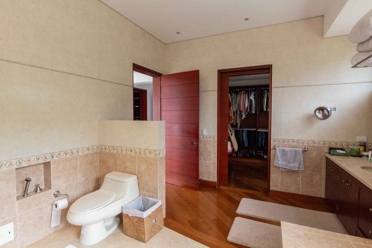 Casa de 4 alcobas en venta en Santa Ana Oriental, Bogotá, 750 m² · foto 22 de 24