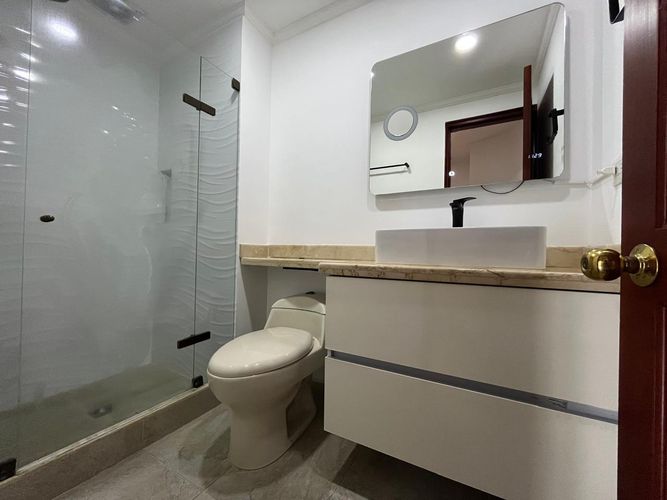 Apartamento de 4 alcobas en arriendo en El Poblado, Medellín, 180 m² · foto 17 de 20