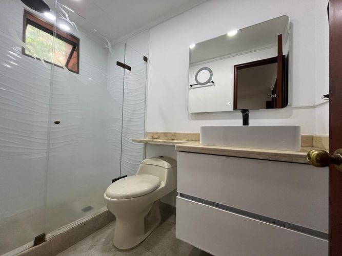 Apartamento de 4 alcobas en arriendo en El Poblado, Medellín, 180 m² · foto 18 de 20