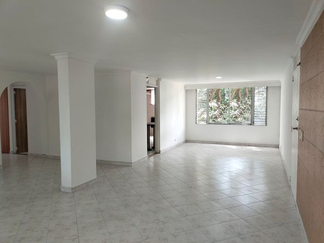 Apartamento de 3 alcobas en arriendo en El Poblado, Medellín, 147 m² · foto 2 de 19
