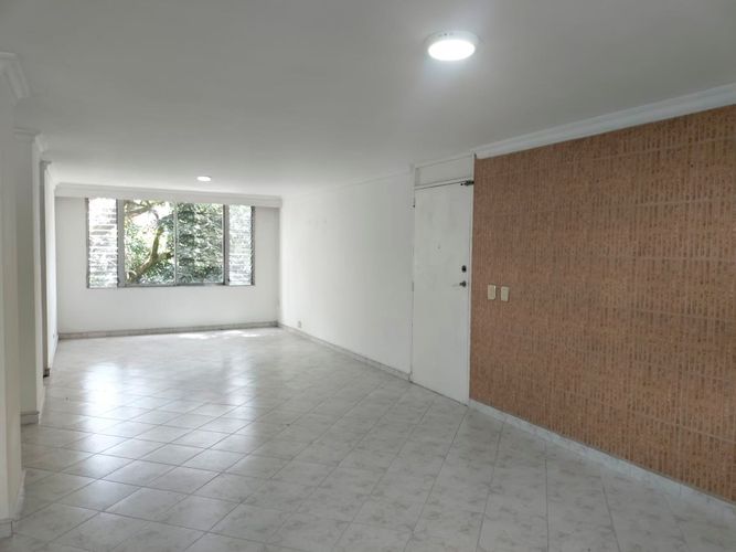 Apartamento de 3 alcobas en arriendo en El Poblado, Medellín, 147 m² · foto 3 de 19