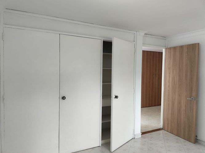 Apartamento de 3 alcobas en arriendo en El Poblado, Medellín, 147 m² · foto 8 de 19