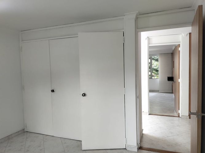 Apartamento de 3 alcobas en arriendo en El Poblado, Medellín, 147 m² · foto 11 de 19