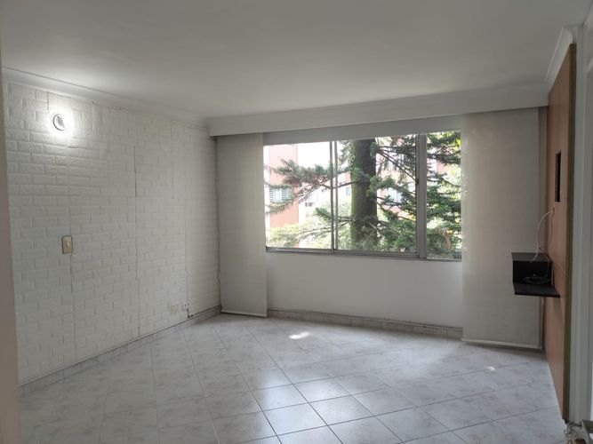 Apartamento de 3 alcobas en arriendo en El Poblado, Medellín, 147 m² · foto 16 de 19