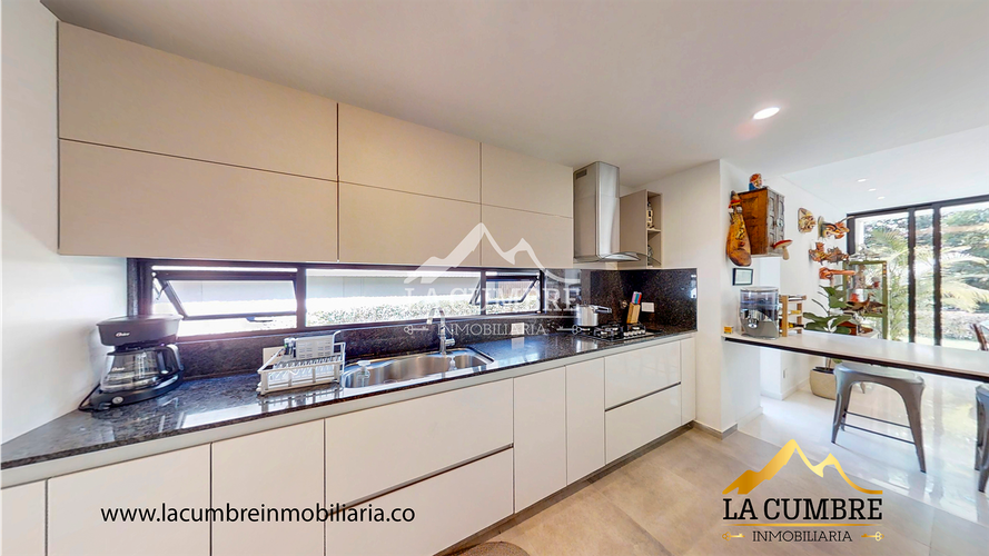Casa de 3 alcobas en venta en San Lucas, Envigado, 304 m² · foto 7 de 20