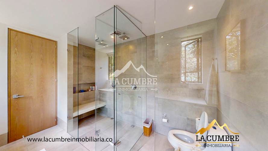 Casa de 3 alcobas en venta en San Lucas, Envigado, 304 m² · foto 16 de 20
