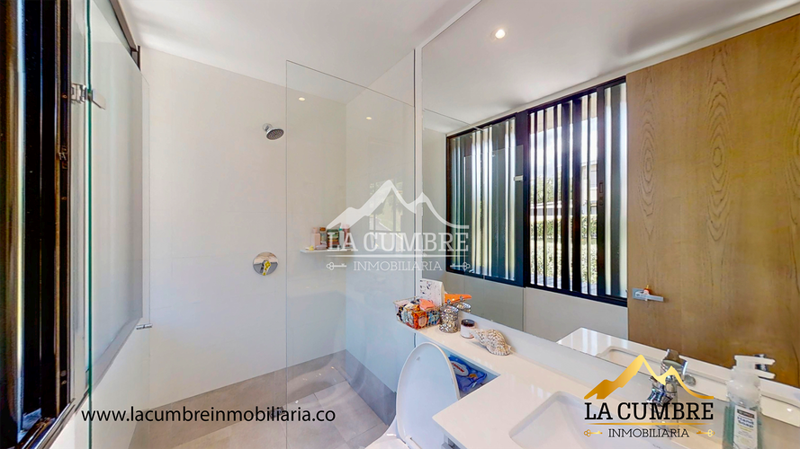 Casa de 3 alcobas en venta en San Lucas, Envigado, 304 m² · foto 20 de 20