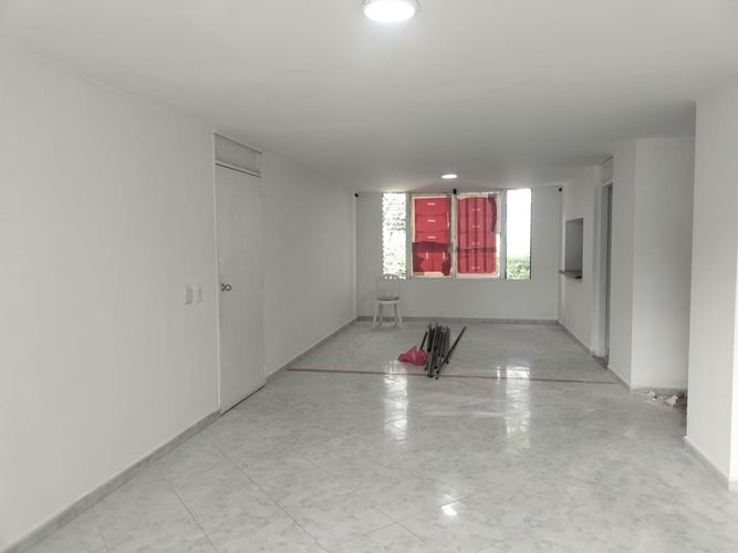 Apartamento de 4 alcobas en arriendo en El Poblado, Medellín, 147 m² · foto 2 de 17