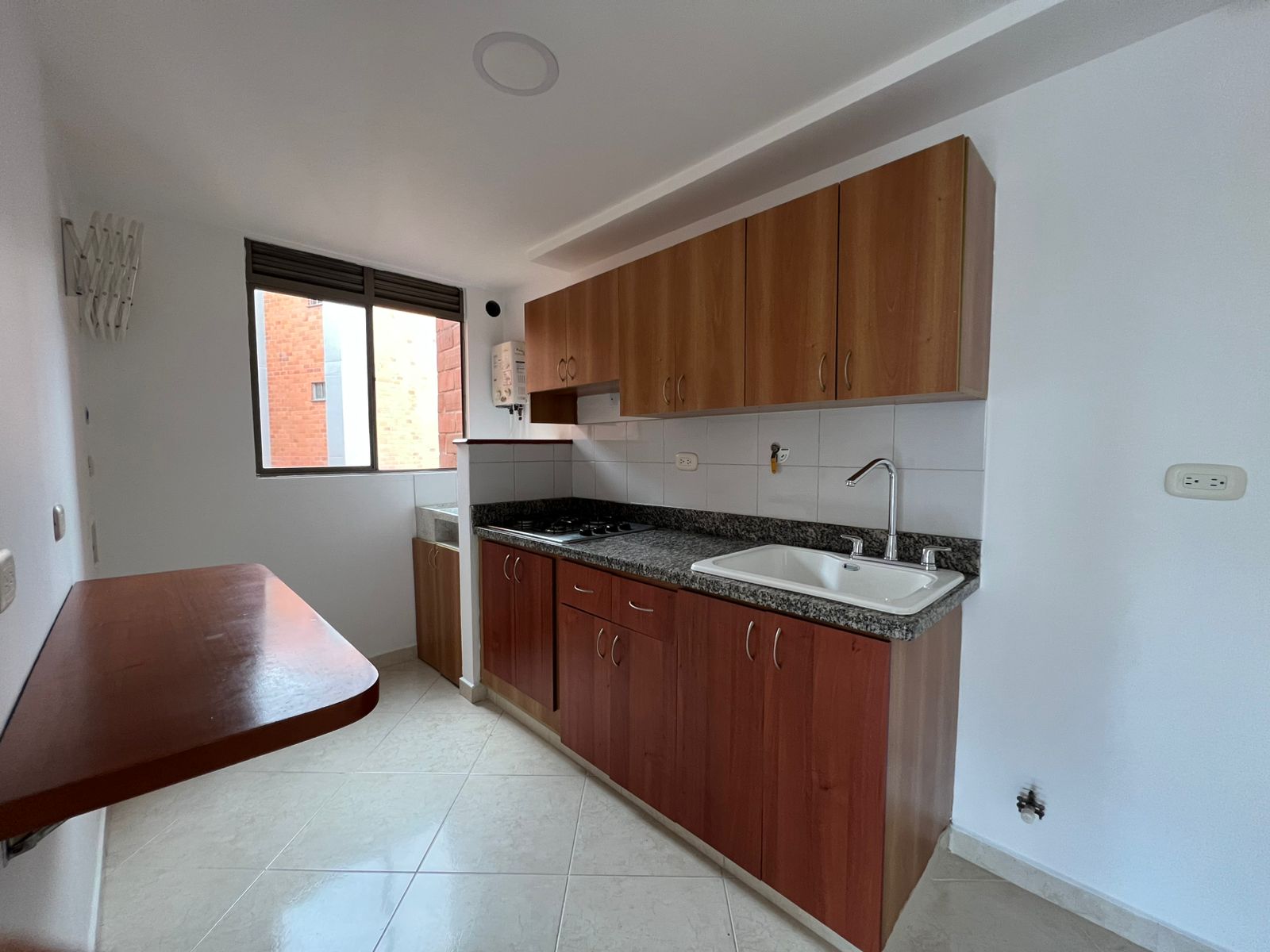 Apartamento en arriendo en La Orquidea, Envigado · foto 5 de 16