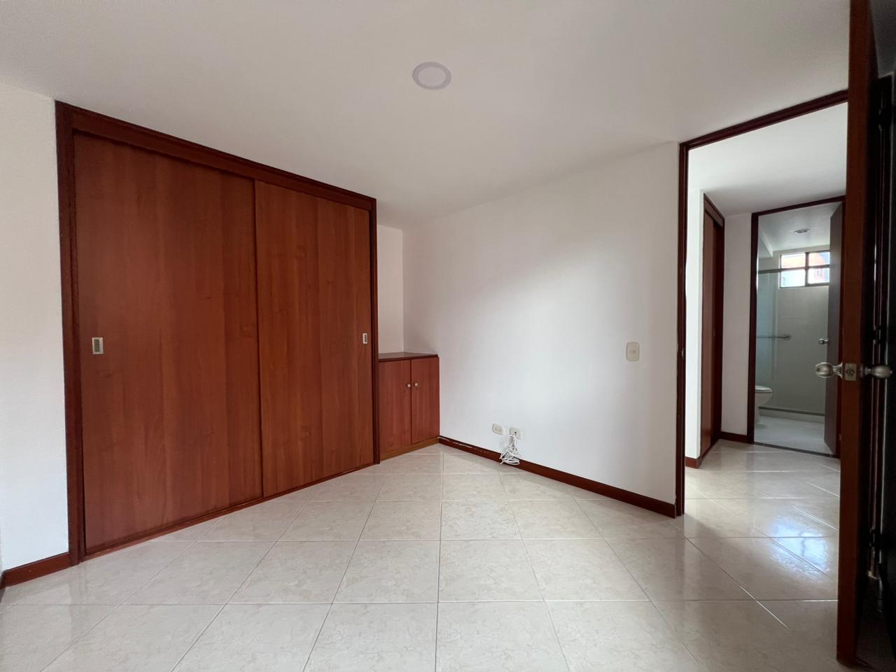 Apartamento en arriendo en La Orquidea, Envigado · foto 7 de 16