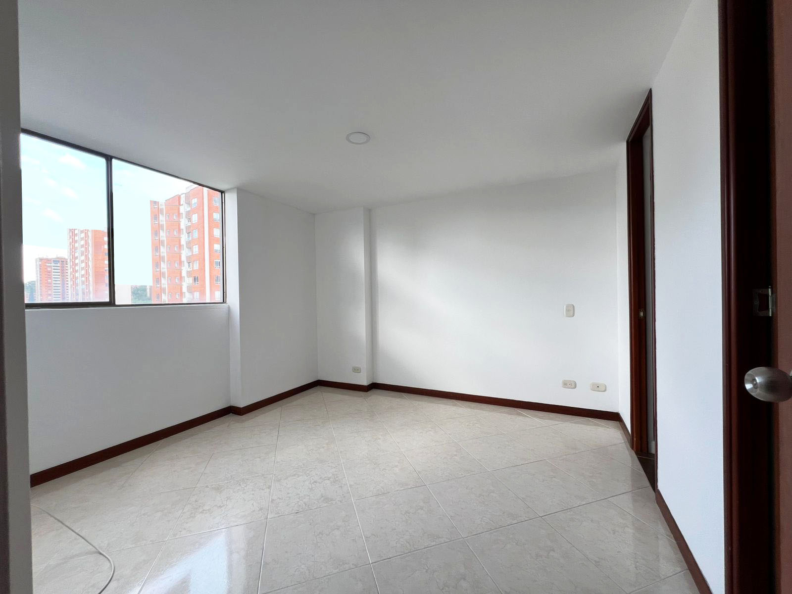 Apartamento en arriendo en La Orquidea, Envigado · foto 9 de 16