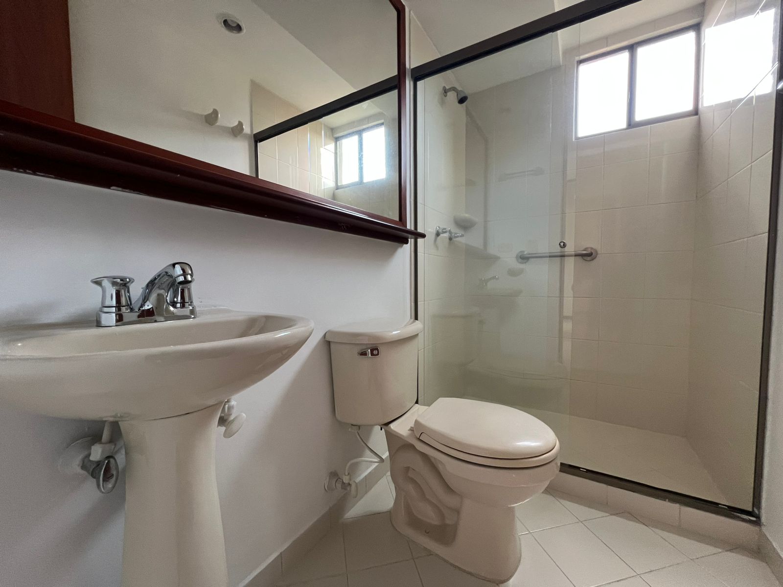 Apartamento en arriendo en La Orquidea, Envigado · foto 15 de 16