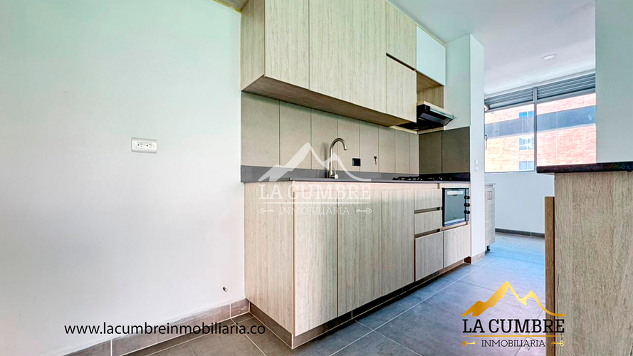 Apartamento de 3 alcobas en arriendo en Loma Del Escobero, Envigado, 125 m² · foto 5 de 17