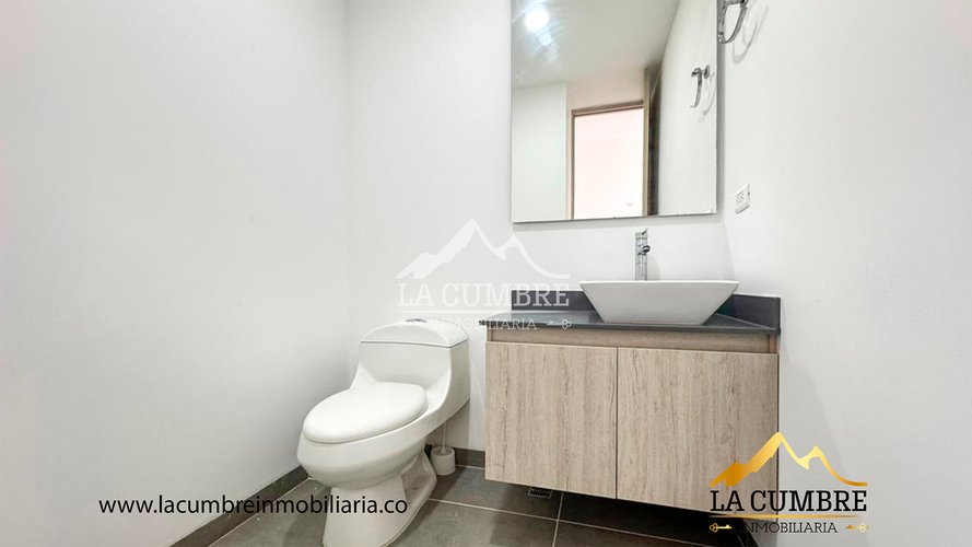 Apartamento de 3 alcobas en arriendo en Loma Del Escobero, Envigado, 125 m² · foto 8 de 17