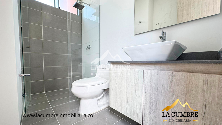Apartamento de 3 alcobas en arriendo en Loma Del Escobero, Envigado, 125 m² · foto 16 de 17