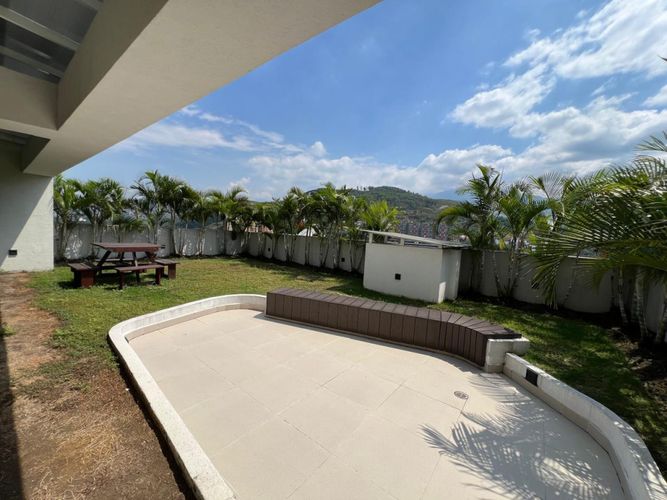 Apartamento de 3 alcobas en venta en Cuarto De Legua - Guadalupe, Cali, 110 m² · foto 2 de 21