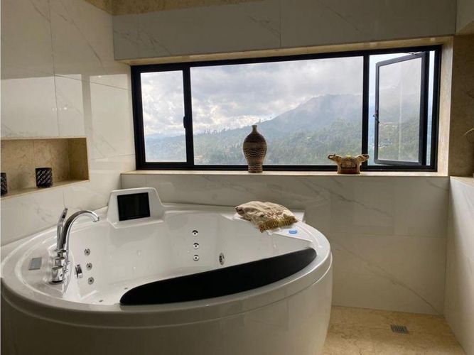 Casa de 3 alcobas en venta en Escobero, Envigado, 315 m² · foto 15 de 16