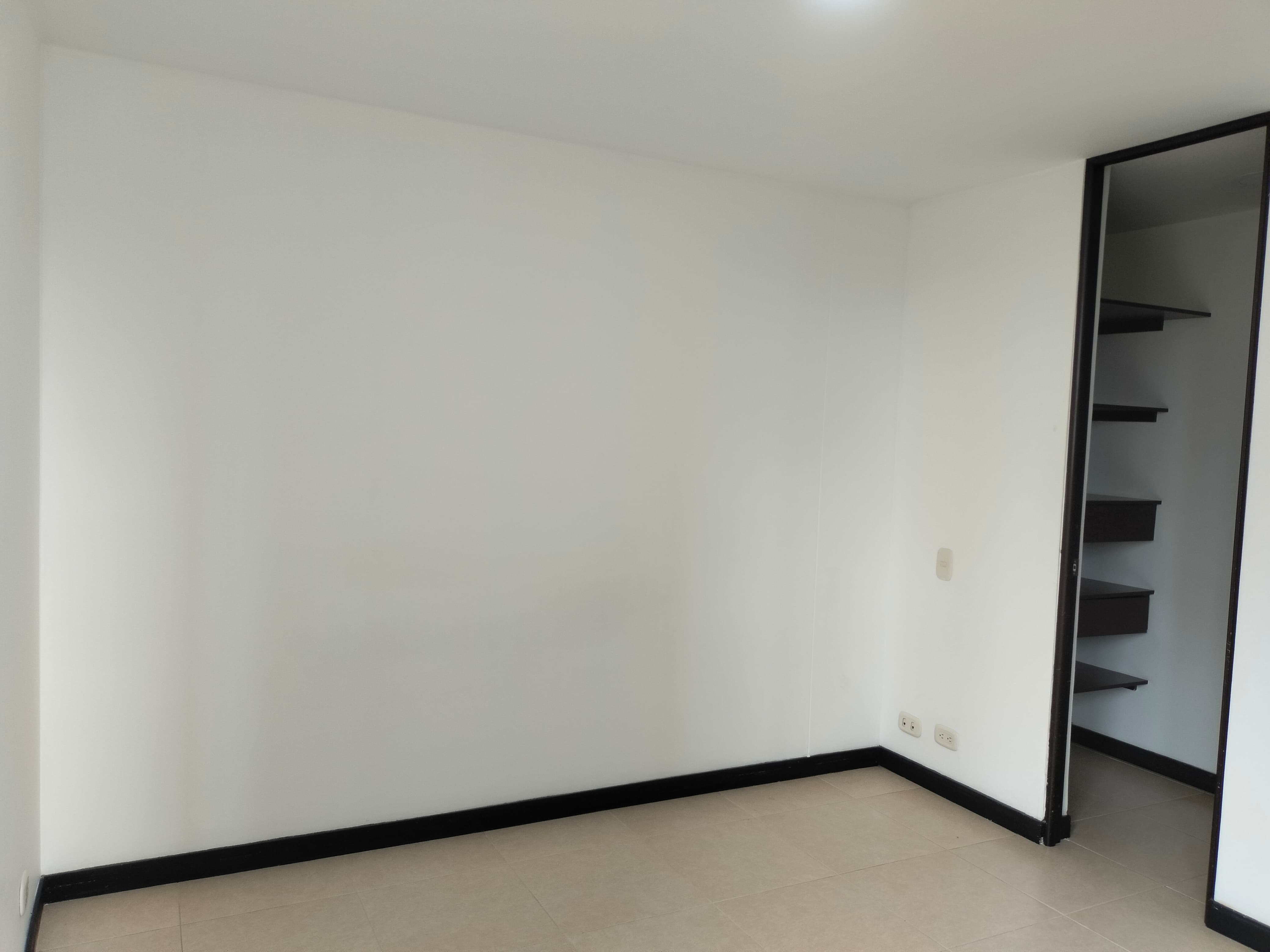 Apartamento en venta en El Poblado, Medellín · foto 3 de 16