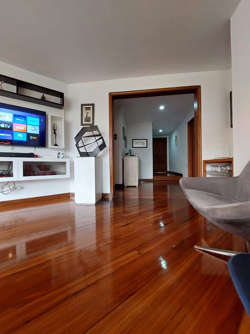 Apartamento de 3 alcobas en venta en Chico Norte, Bogotá, 120 m² · foto 2 de 24