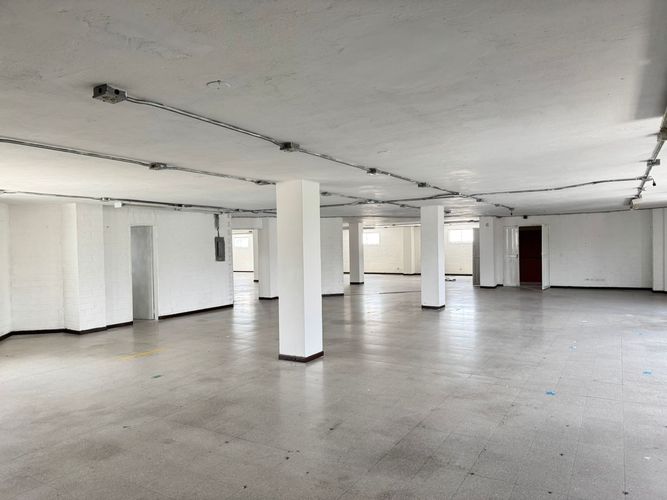 Bodega en arriendo en Trinidad, Medellín, 1940 m² · foto 2 de 19