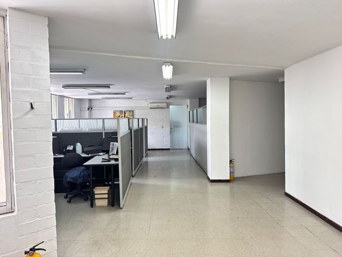 Bodega en arriendo en Trinidad, Medellín, 1940 m² · foto 6 de 19