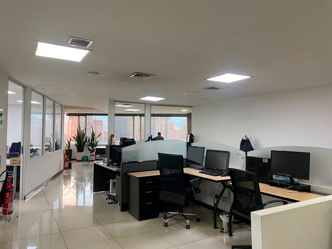 Oficina en arriendo en El Poblado, Medellín, 20 m² · foto 4 de 9