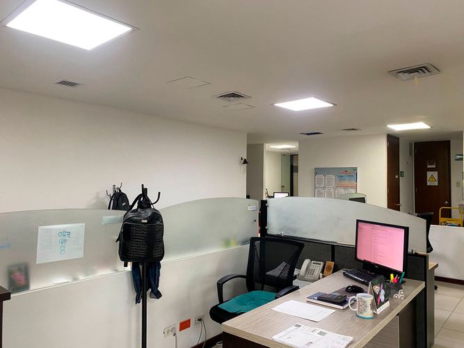 Oficina en arriendo en El Poblado, Medellín, 20 m² · foto 5 de 9