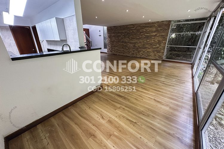 Casa de 3 alcobas en arriendo en El Tesoro, Medellín, 232 m² · foto 2 de 24